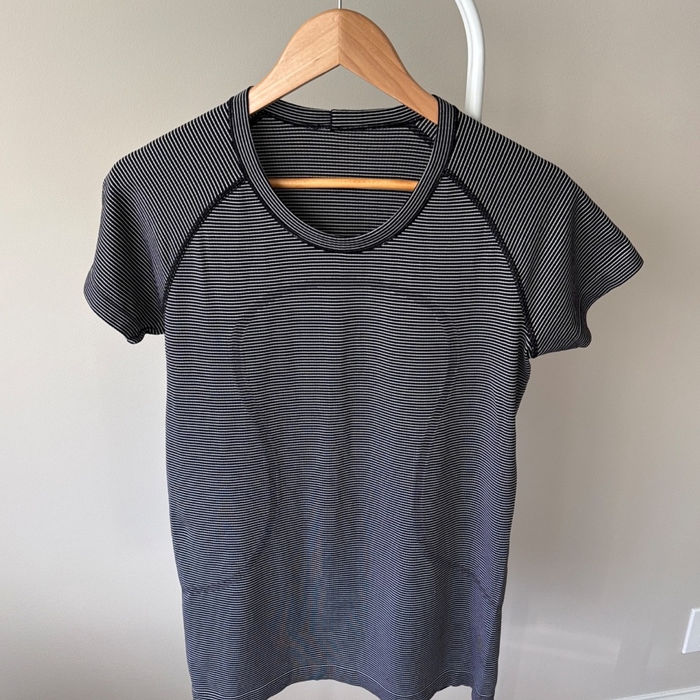 Lululemon Swiftly Tech Short Sleeve Crew